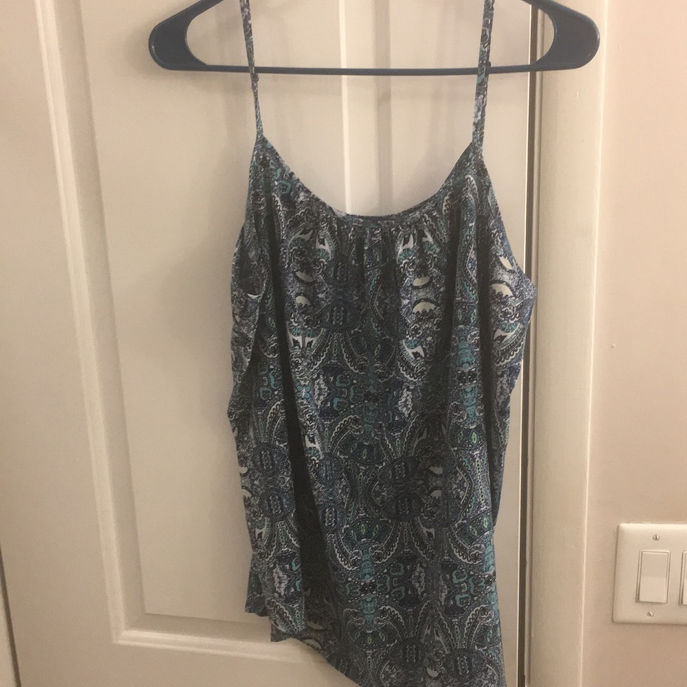 Time and Tru blue/green/yellow pattern tank size L